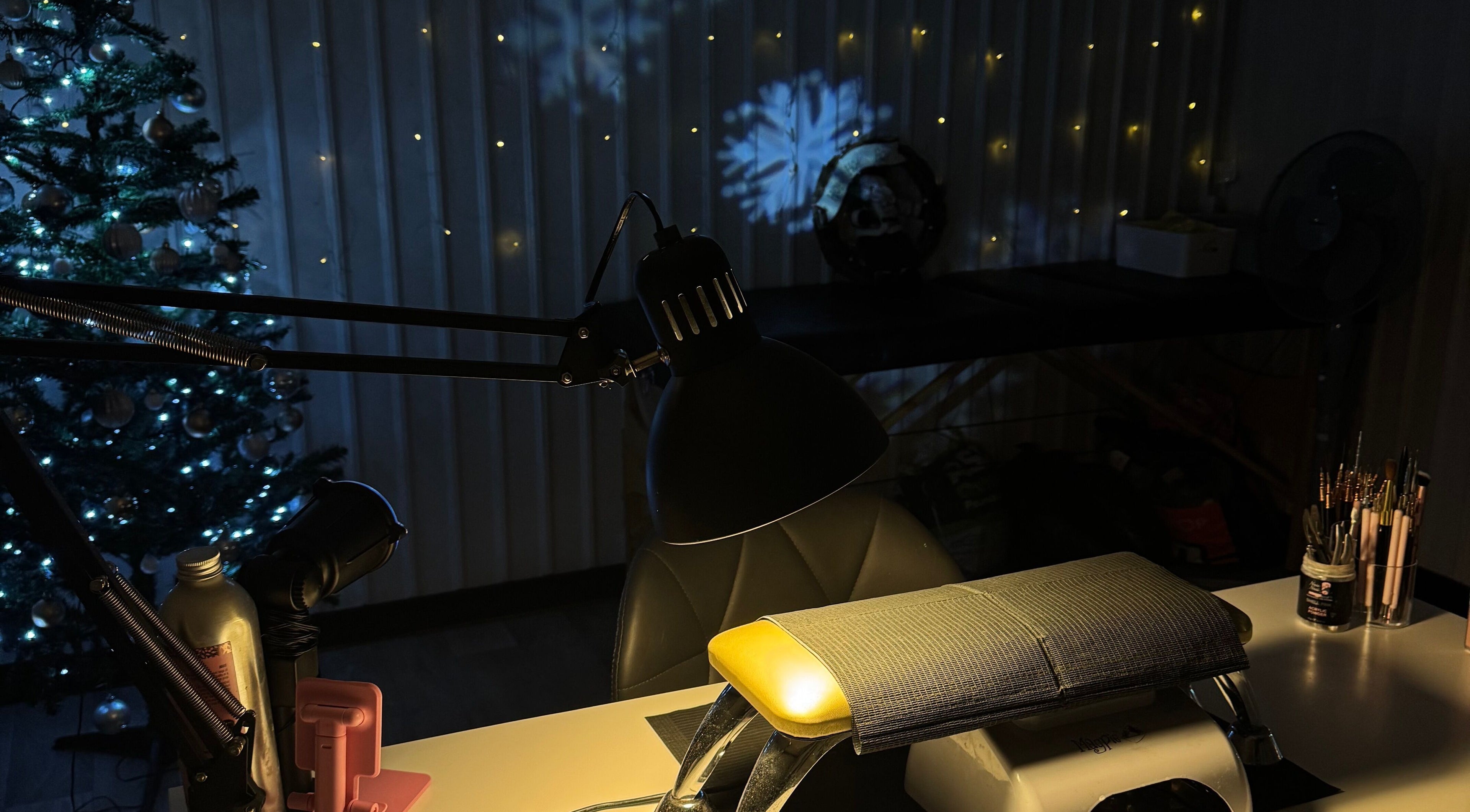 Ambersbeautyx nail station with glowing lamp and Christmas decor in Stoke-on-Trent, England, GB.