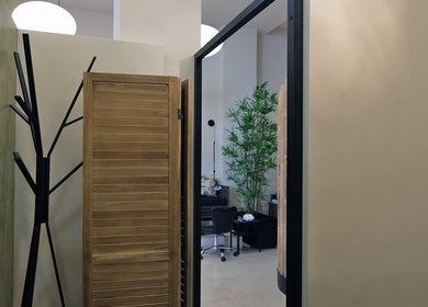 Εσωτερικό ZEN by Kristina Kole με κομψό ξύλινο διάκοσμο στη Θεσσαλονίκη, Θεσσαλονίκη, GR.