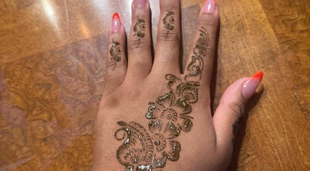 Henna._byros image 2