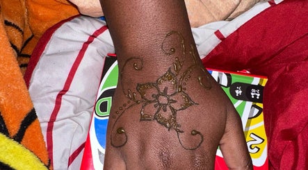 Henna._byros image 3