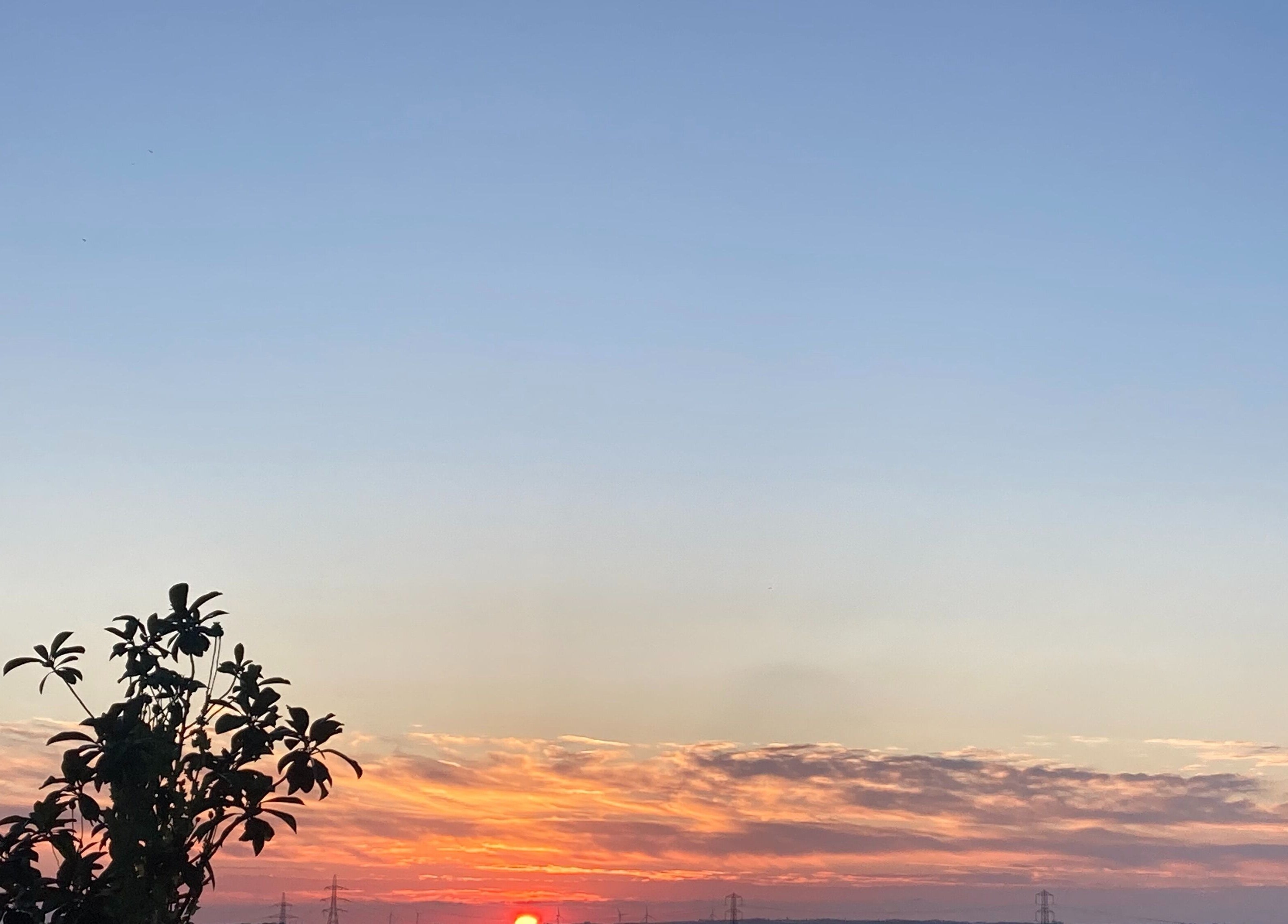 Peaceful sunset view near Jules Holistic Therapies, Canterbury, England, GB, enhancing relaxation and wellness.
