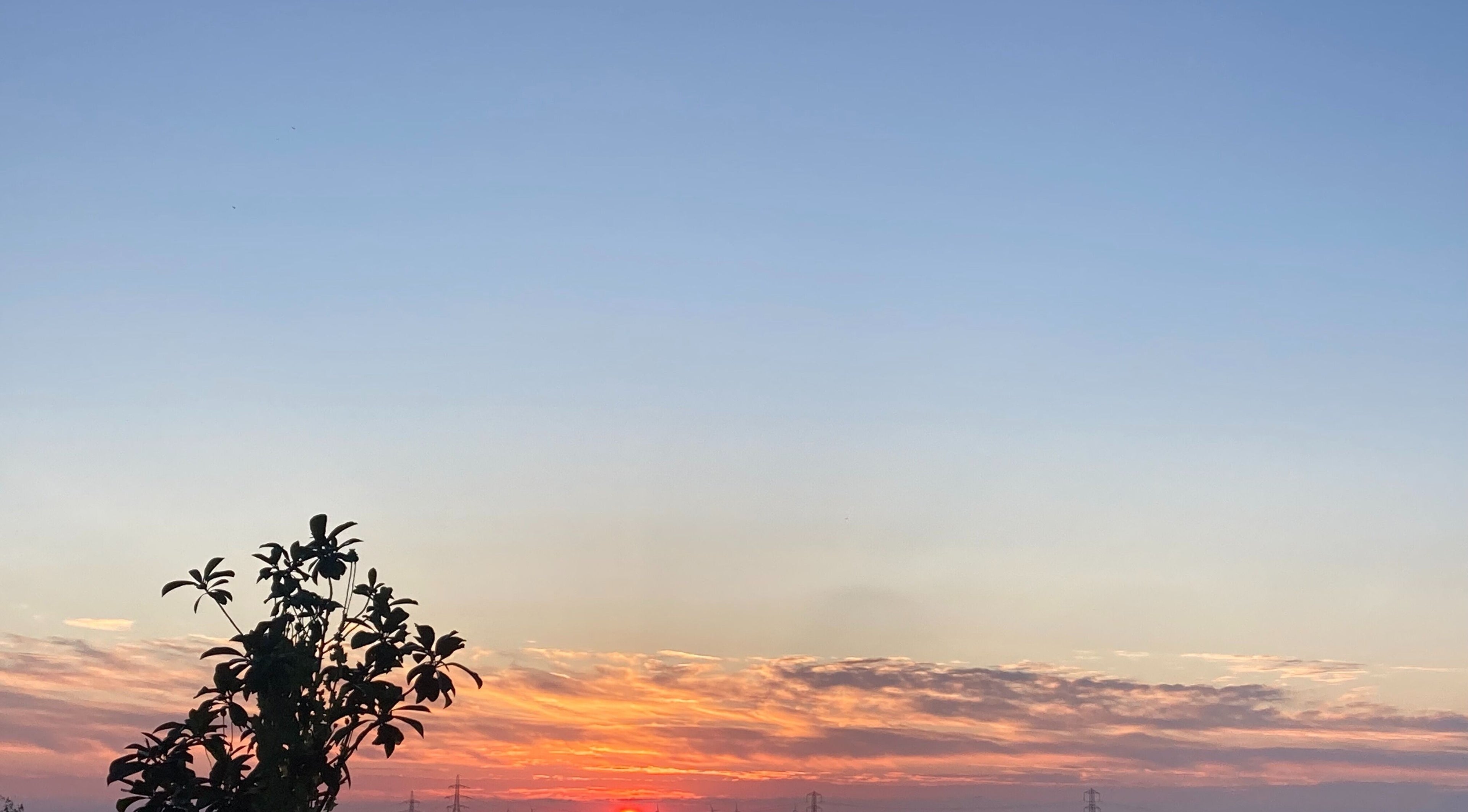 Peaceful sunset view near Jules Holistic Therapies, Canterbury, England, GB, enhancing relaxation and wellness.