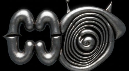Moderne Metallkunstskulptur bei Harco in Bern, Bern, CH.
