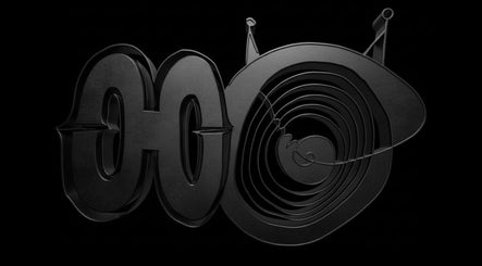 Logo der Schönheitseinrichtung HARCO, Bern, Bern, CH, mit elegantem, spiralförmigem Design auf dunklem Hintergrund.