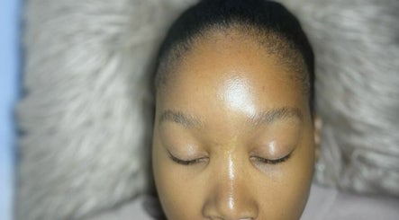 Zuri Beauty Bar image 3