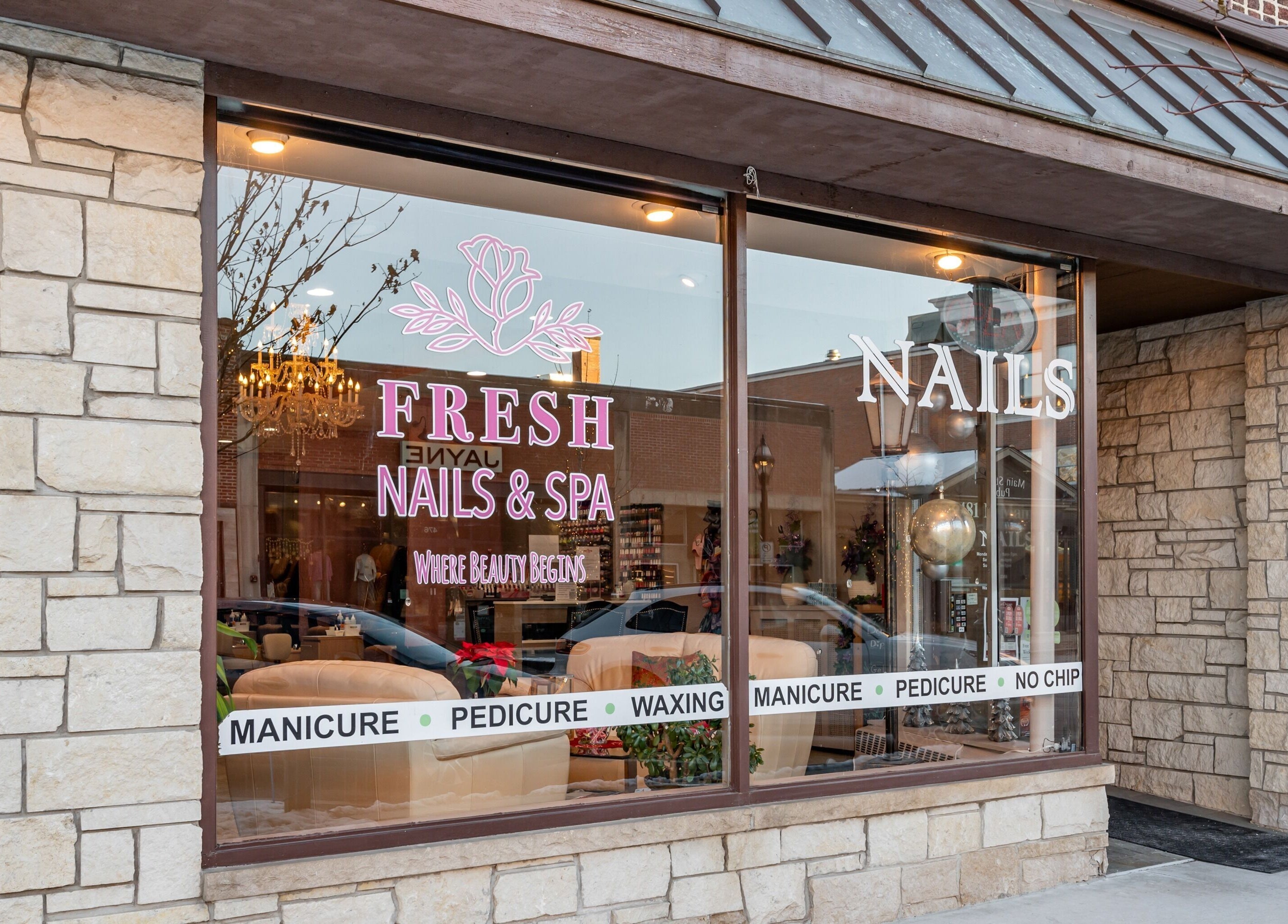 Front of Fresh Nails & Spa in Glen Ellyn, Illinois, featuring elegant exterior design.