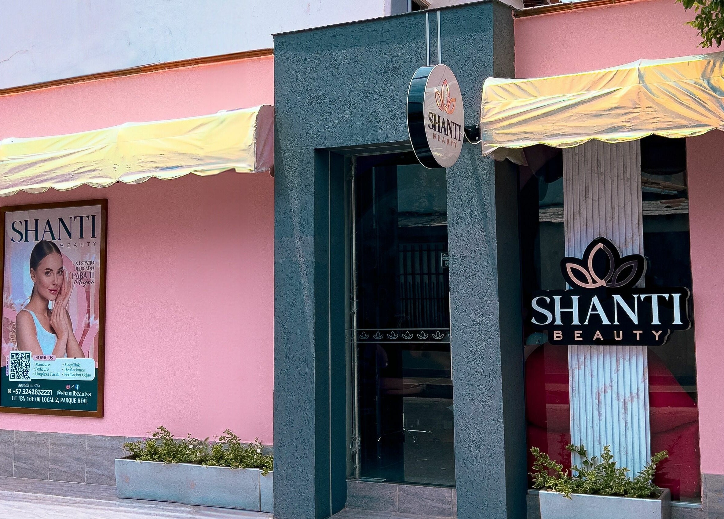 Entrada de Shanti Beauty en Cúcuta, Norte De Santander, CO, con fachada moderna y elegante.