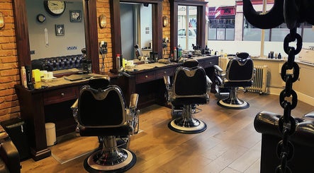 Mens Inc Barbering image 2