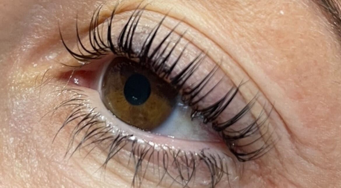 Extension de cils à Ntc Beauté, Peyruis, Provence-alpes-côte D'azur, FR.