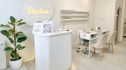 Tinted Nails Teddington