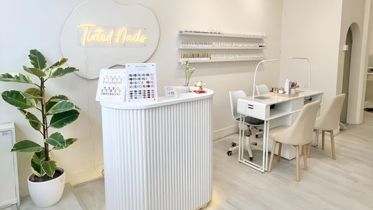 Tinted Nails Teddington