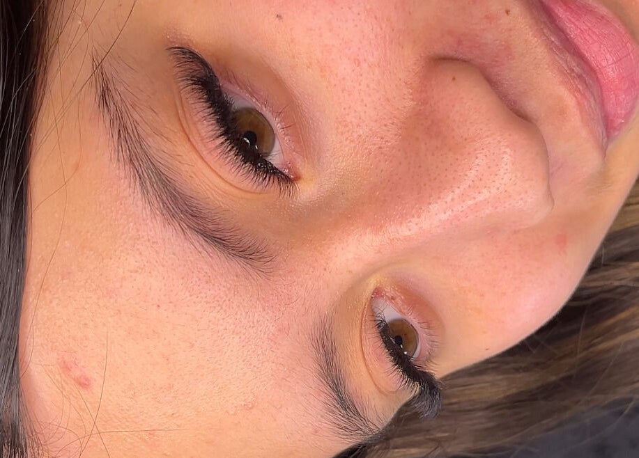 Closeup of styled lashes at Luxxy Lash Artistry, Levin, Manawatū-whanganui, NZ, showcasing meticulous detailing.