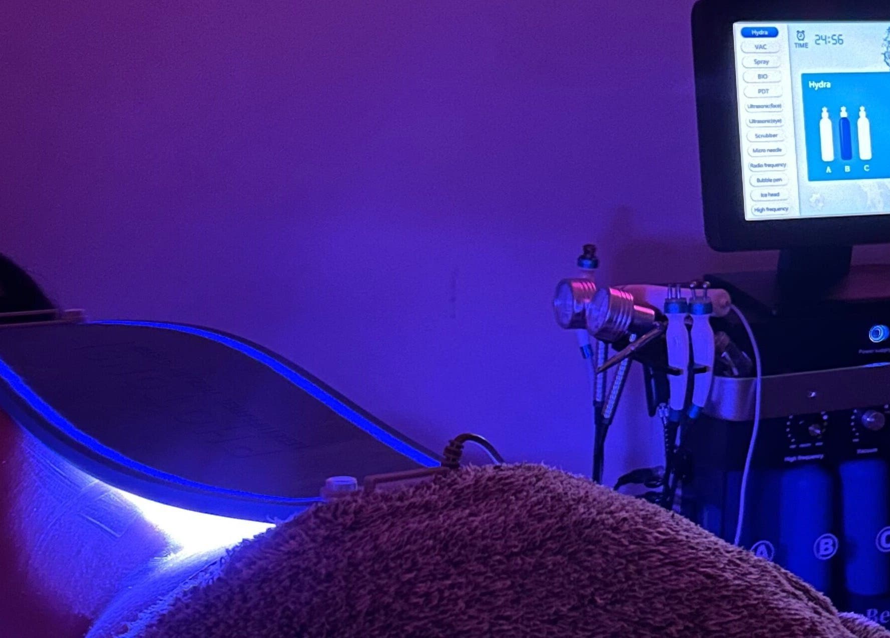 Tratamiento de luz LED en Estroesthetics, Guaynabo, Guaynabo, PR. Moderno equipo de bienestar.