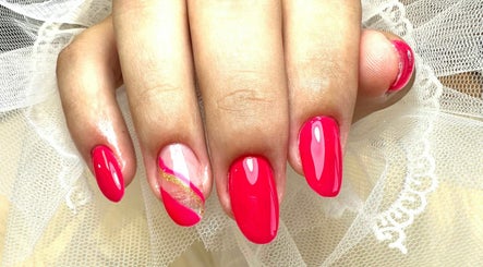 Julia Oliveira nail designer, bild 3