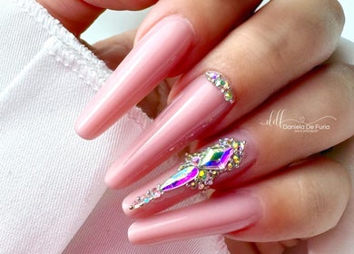 Unghie decorate con cristalli da Daniela De Furia Nails Specialist, Casalgrande, Emilia-romagna, IT.