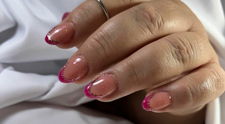 Merak Beauty Nails Bild 3