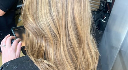 Glossy locks by Katie billede 2