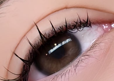 Close-up of lush eyelashes from Glamourlash.Studio in Petersham, New South Wales, AU.