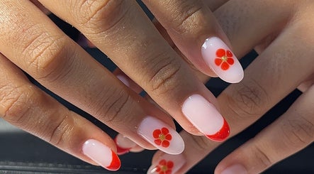 Nails by Tara صورة 2