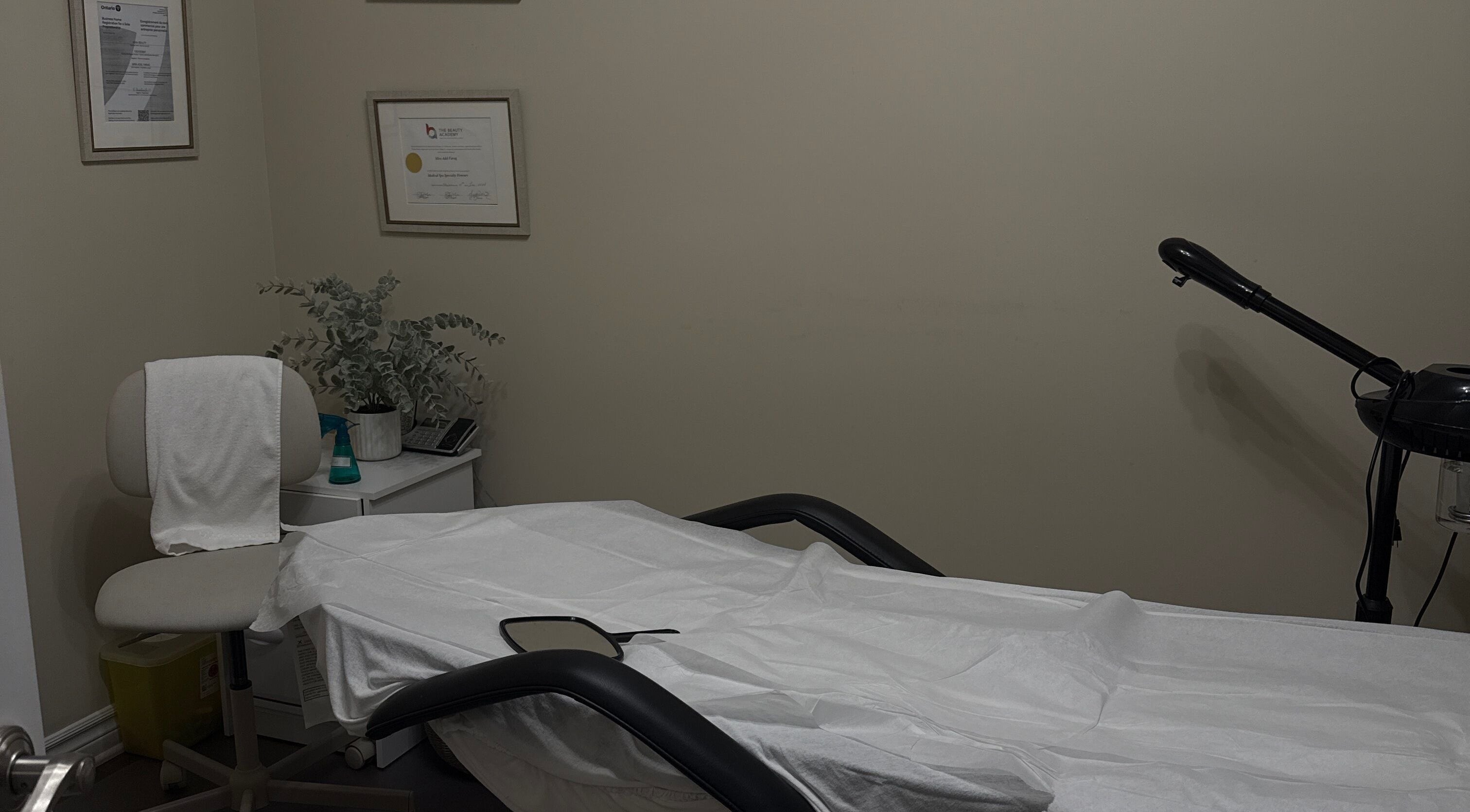 Relaxing treatment room at Mira Beauty, Ottawa, Ontario, CA, ready for wellness and beauty sessions.