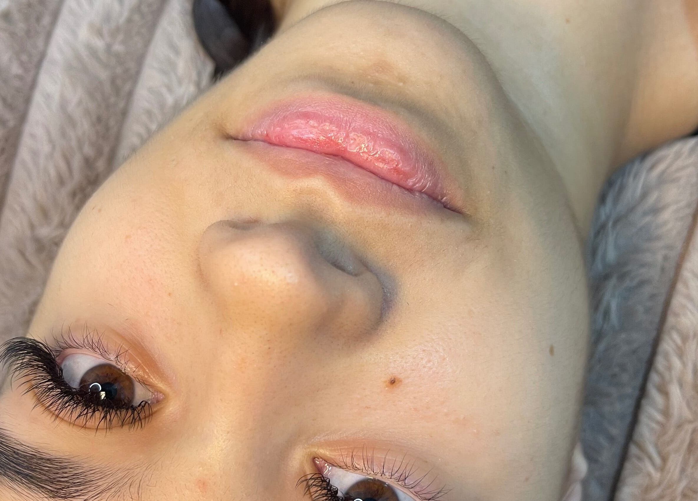 Tratamento facial em Studio Ana Osisches, Barcelos, Braga, PT, realça beleza e saúde da pele.