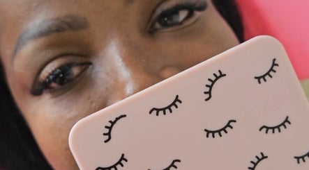 Lush Lash Beauty image 3