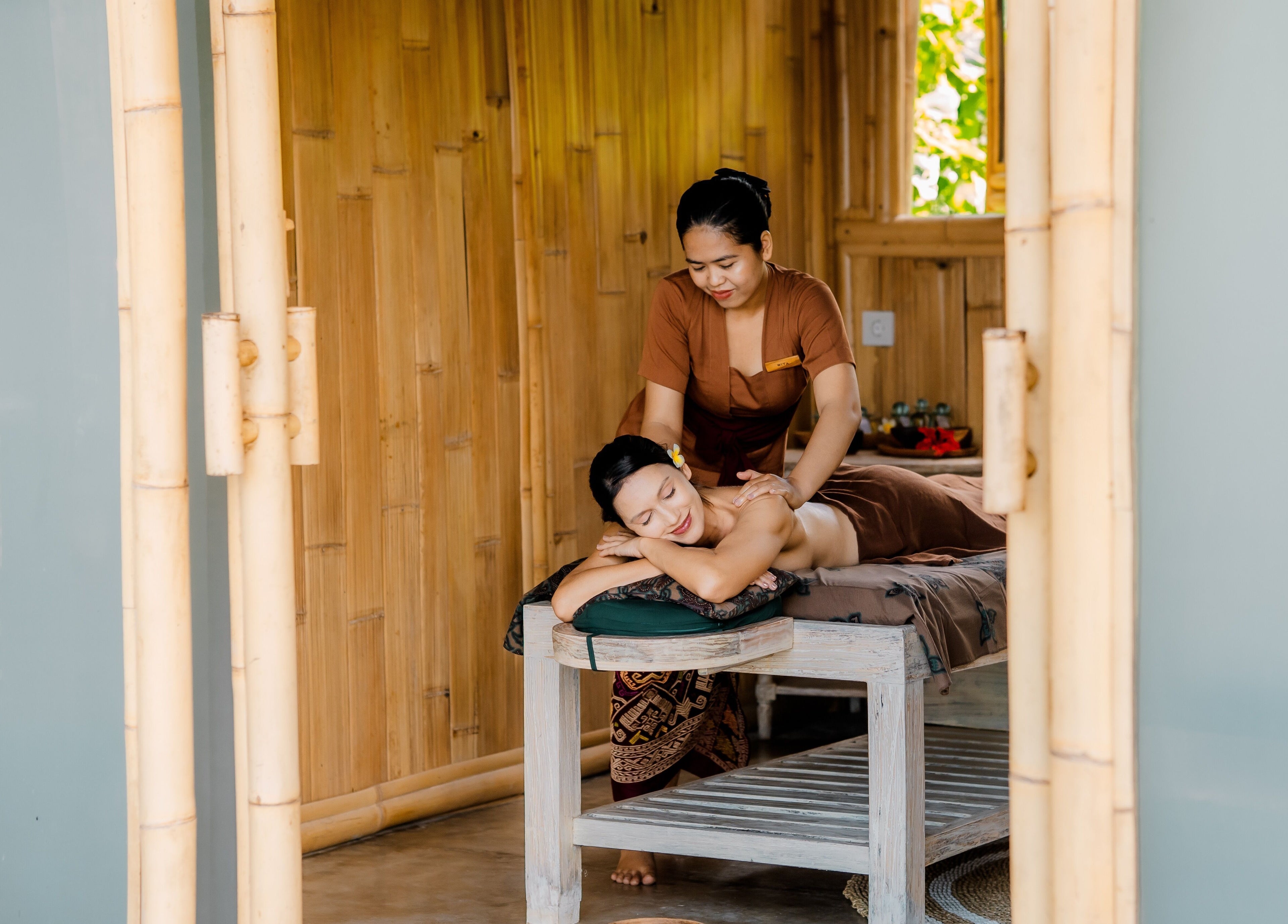 Relaxing massage at Visesa Spa, Bali for ultimate wellness retreat. Experience holistic rejuvenation in Bali, ID.