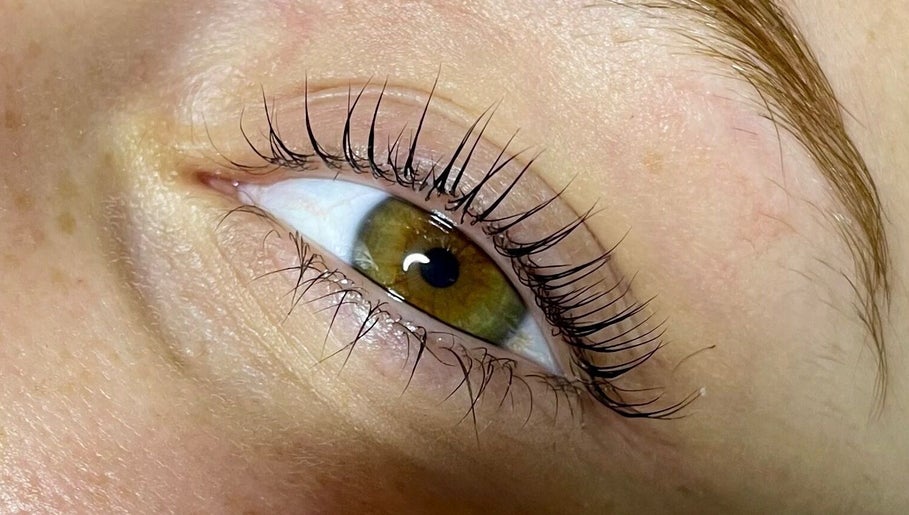 Close up de pestanas elegantes no Sweetbeauty, Barroselas, Viana Do Castelo, PT.