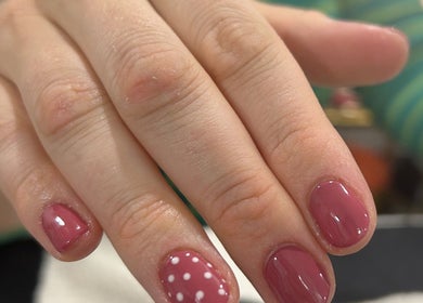 Polka dot nail art at Nails By Georgie at Sacred Empire, Royal Tunbridge Wells, England, GB.