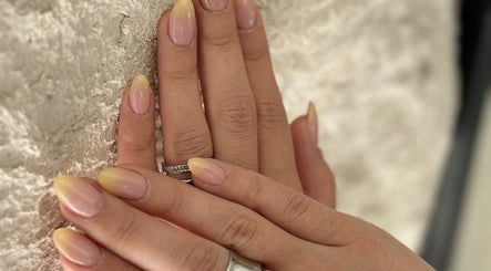 RoseNails_cy image 2