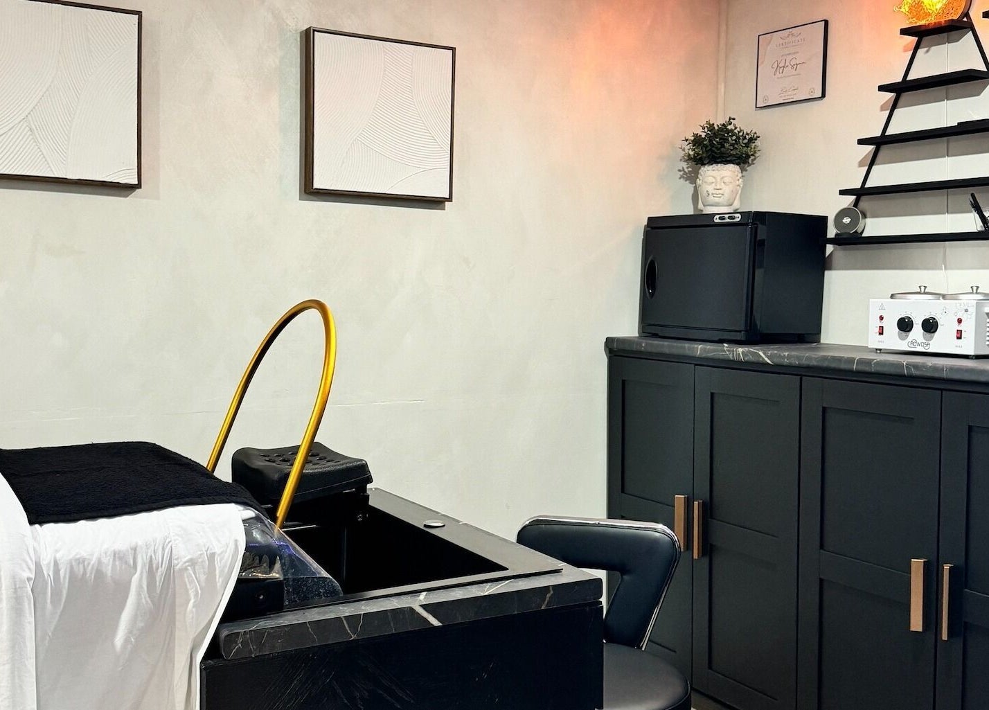 Chic interior of RelaKS Beauty & Headspa at Temiskaming Shores, Ontario with modern amenities and serene decor.