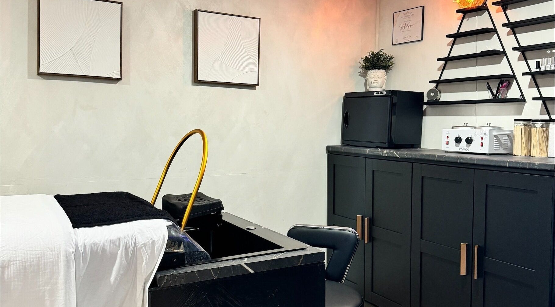 Chic interior of RelaKS Beauty & Headspa at Temiskaming Shores, Ontario with modern amenities and serene decor.