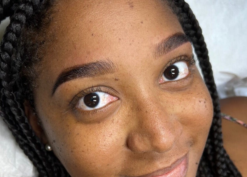 Sourire éclatant après soin beauté à Le Lodge (Elodie.Dln), Le Robert, MQ.