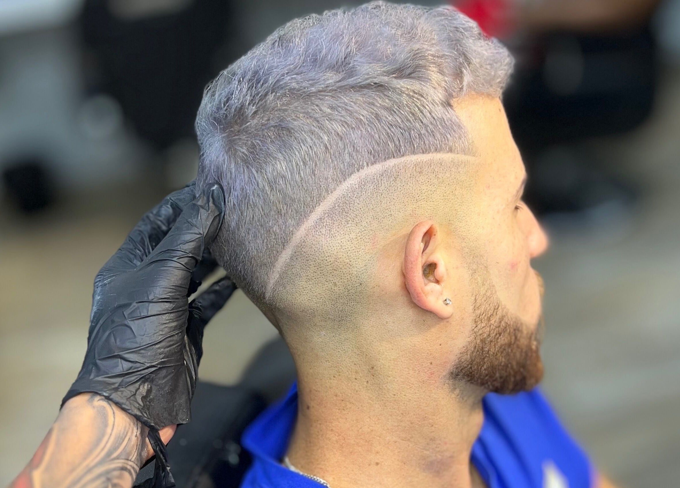 Corte de cabello moderno en Cirujano Barber’Shop, Santo Domingo, Distrito Nacional, DO.