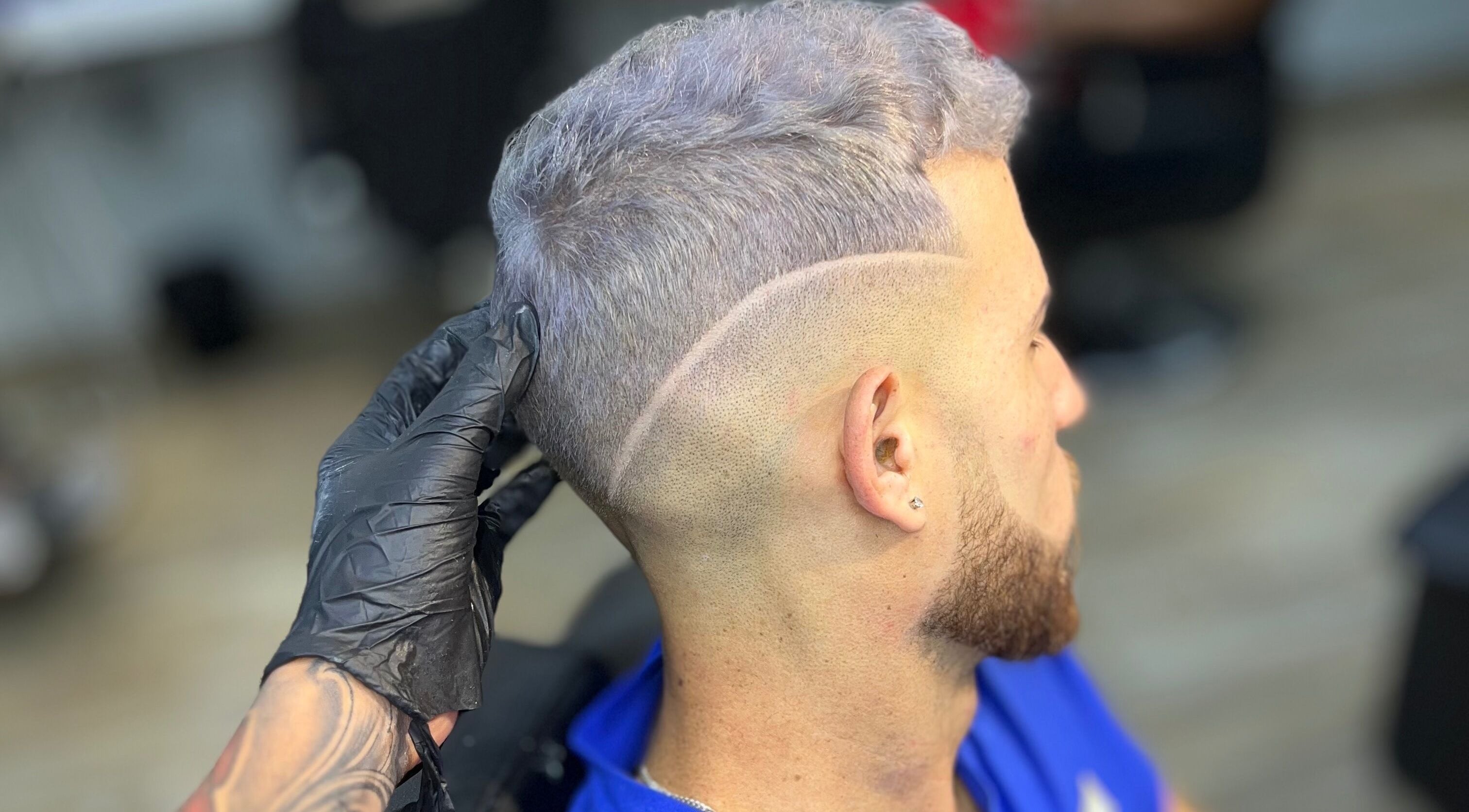 Corte de cabello moderno en Cirujano Barber’Shop, Santo Domingo, Distrito Nacional, DO.