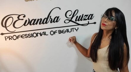 Evandraluizabeautyprofessional