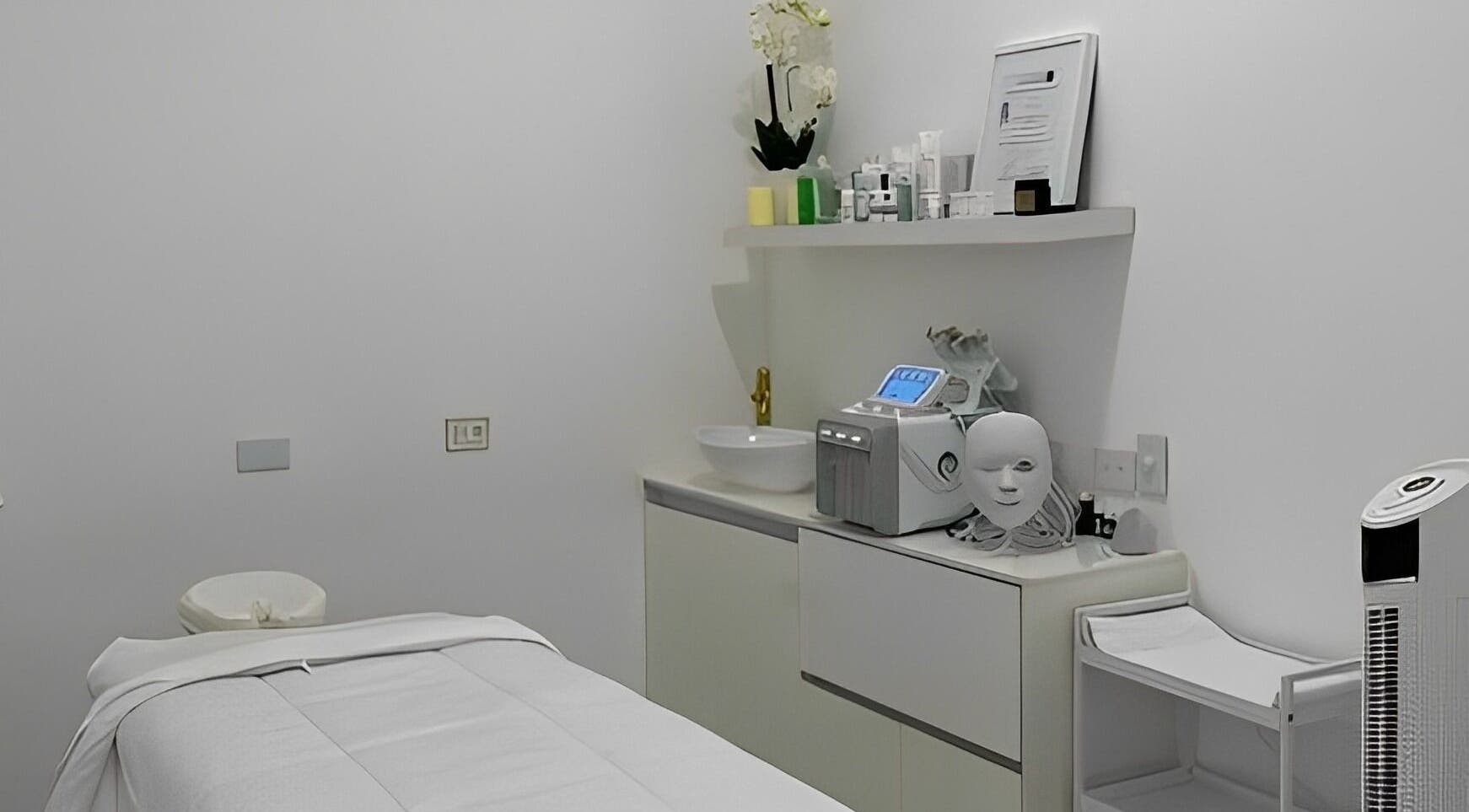 Sala de tratamiento en Althea Beauty Bar, Durango, Durango, MX, equipada y lista para sesiones de bienestar.