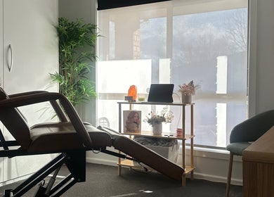 A tranquil room at MKL Beauty in Gungahlin, Australian Capital Territory, AU, featuring a luxurious reclining chair.