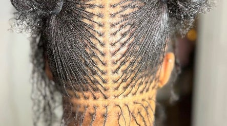 Mimi’s braids image 3