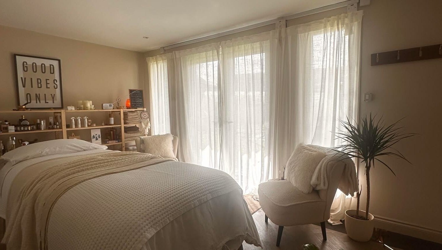 Serene treatment room at Soul Skin Studio and Wellness, Blantyre, GB, offering a peaceful retreat.