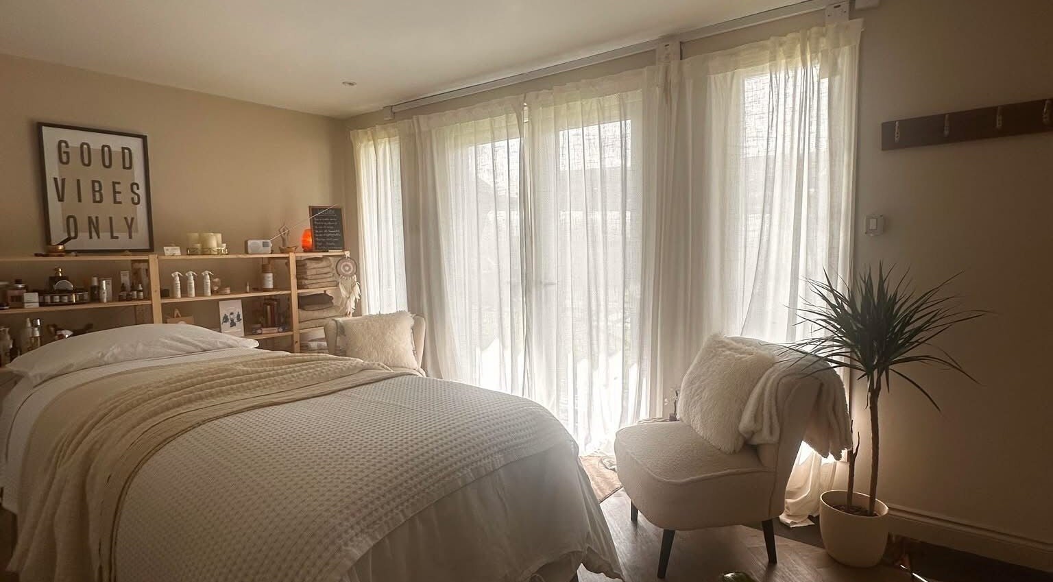 Serene treatment room at Soul Skin Studio and Wellness, Blantyre, GB, offering a peaceful retreat.