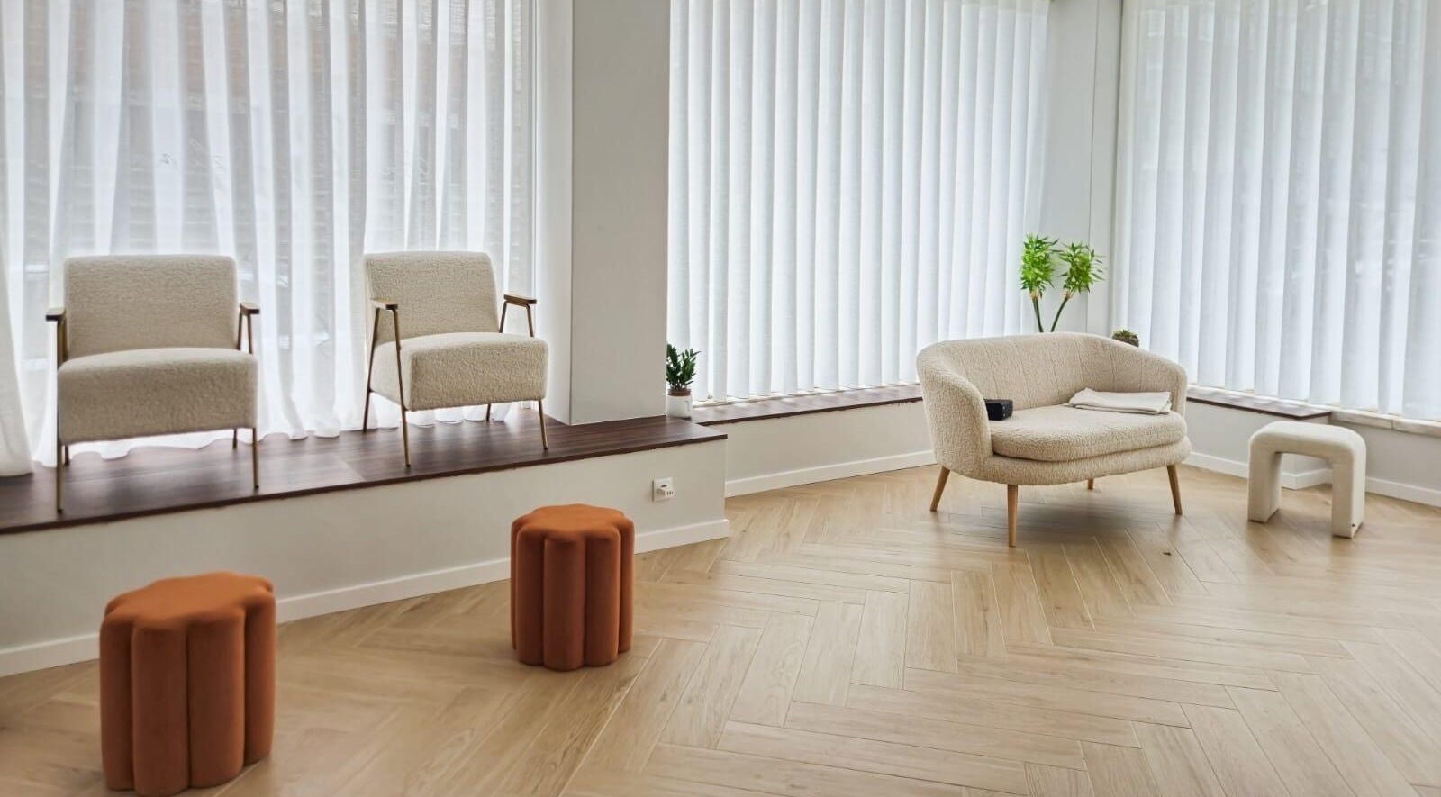 Espaço moderno e acolhedor no Bárbara Lima Beauty Studio em Moscavide, Lisboa, PT.