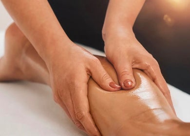 Relaxing leg massage at Shellharbour village Thai massage in Shellharbour, New South Wales, AU.
