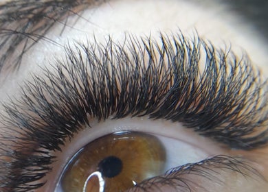 Primer plano de extensiones en Fucking Lashes, València, Comunidad Valenciana, ES.