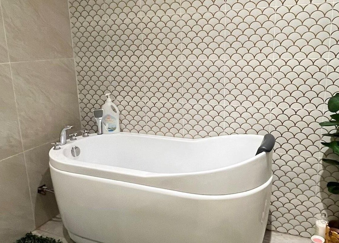 Luxurious bath setup at Aurora Muslimah Salon & Spa Bandar Tropicana Aman, Telok Panglima Garang, Selangor, MY.