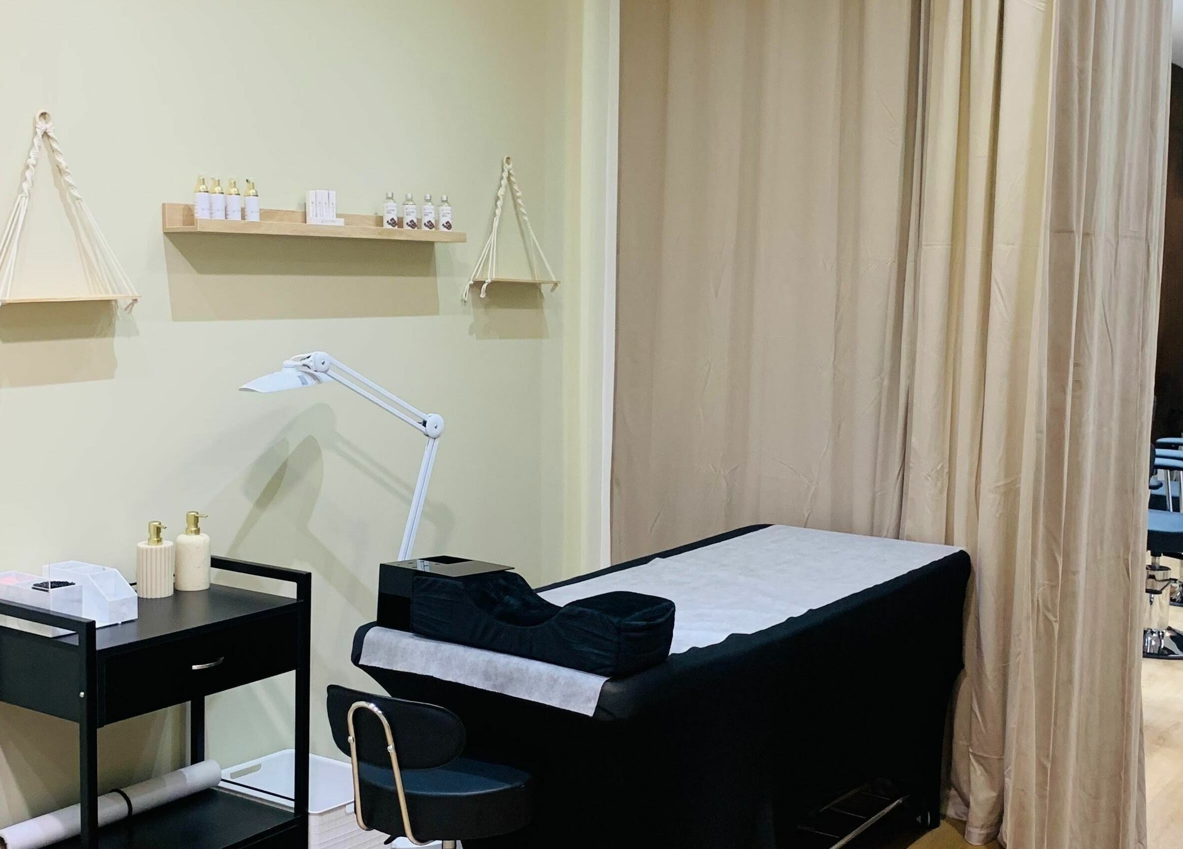 Tranquil treatment room at Fleek Brows, Prahran, Victoria, AU, showcasing a relaxing ambiance and modern decor.