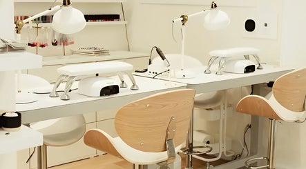 White Beauty Space