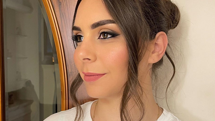 Kayleigh The Makeup Artist image 1