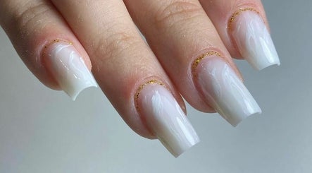 Ágatha Leonardi | Nail Designer • Studio image 2