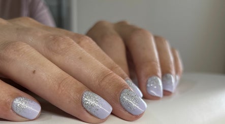 S E Nails image 2